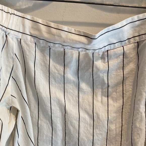 47. LOFT. Med - Picture 3 of 4